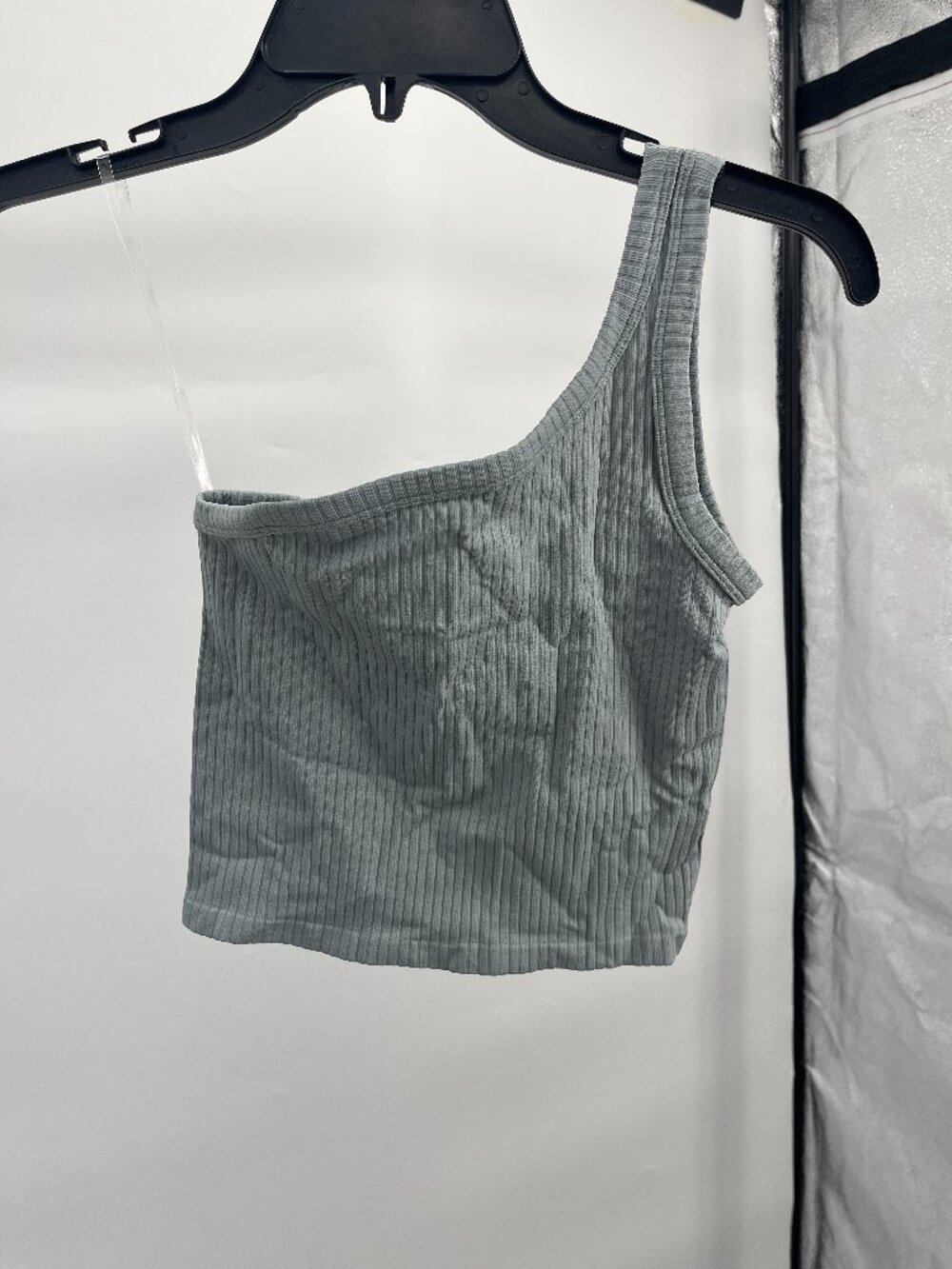 Dynamic by Dress in LALA Cropped One-Shoulder One Size Tank Top In Gray